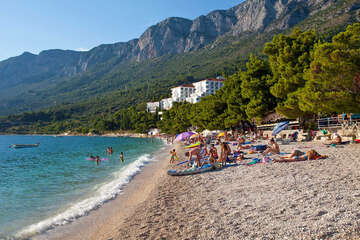 Gradac - oblázkové pláže, Makarská riviéra, Chorvatsko