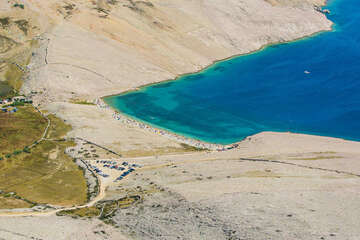 Metajna - pláž Ručica, ostrov Pag, Chorvatsko