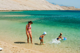 Metajna - pláž Ručica, ostrov Pag, Chorvatsko