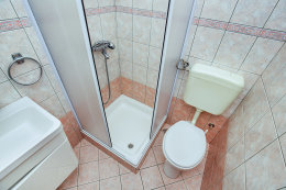 Růžové studio - apartmány Bagarić, Medići, Chorvatsko