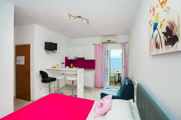 Růžové studio - apartmány Bagarić, Medići, Chorvatsko