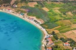 Pláž Caska, ostrov Pag, Chorvatsko 