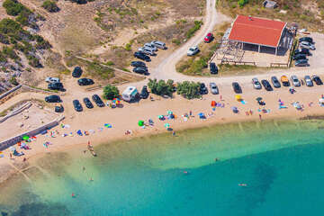 Pláž Caska, ostrov Pag, Chorvatsko 