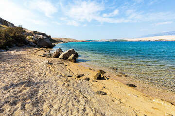 Pláž Sveti Duh, ostrov Pag, Chorvatsko