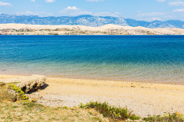 Pláž Sveti Duh, ostrov Pag, Chorvatsko