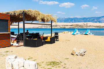 Pláž Sveti Duh, ostrov Pag, Chorvatsko