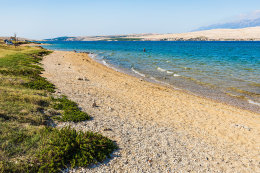 Pláž Sveti Duh, ostrov Pag, Chorvatsko