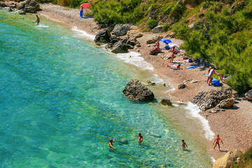 Pag-Bošana - písčitooblázková pláž, ostrov Pag, Chorvatsko