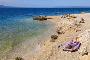 Živogošće - Mala Duba - oblázkové pláže, Makarská riviéra, Chorvatsko