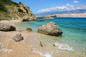 Pag-Bošana - písčitooblázková pláž, ostrov Pag, Chorvatsko