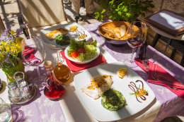 Orebič - restaurace v centru, poloostrov Pelješac, Chorvatsko