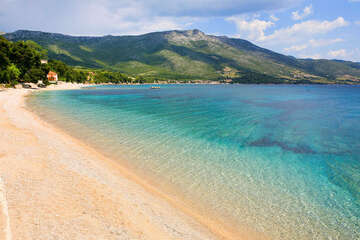 Písčitooblázková pláž Trstenica, Orebić, poloostrov Pelješac