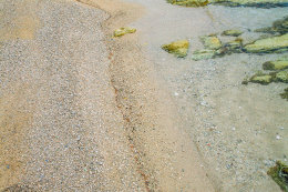 Orebič - detail pláže, Pelješac, Chorvatsko