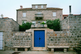 Orebič - kamenné kapitánské domy, poloostrov Pelješac, Chorvatsko