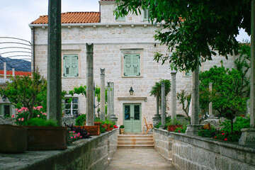 Orebič - kamenné kapitánské domy, poloostrov Pelješac, Chorvatsko