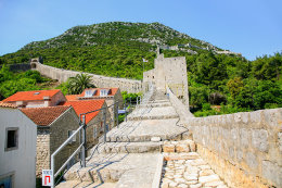 Opevnění Ston, poloostrov Pelješac, Chorvatsko