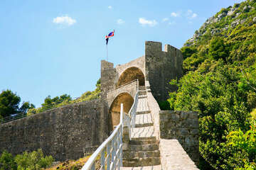 Opevnění Ston, poloostrov Pelješac, Chorvatsko