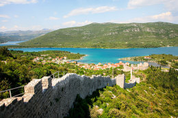 Lodní výlet z Gradacu na poloostrov Pelješac a na ostrov Hvar