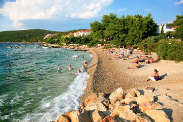 Apartmán Racek - oblázková pláž 60 m od domu, Maslinica, ostrov Šolta, Chorvatsko