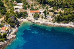Jižní zátoky ostrova Hvar - letecký pohled, apartmány, Chorvatsko