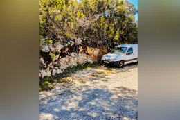 Apartmány Petar - parkování nad domem, severní zátoky ostrova Hvaru, Chorvatsko
