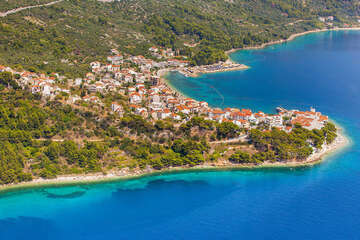 Letovisko Igrane - letecký pohled, Makarská riviéra, Chorvatsko