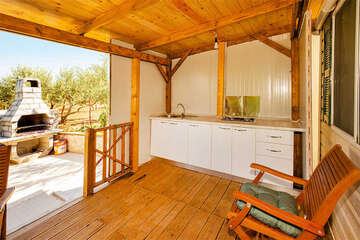 Mobilhome Klanac M1 - letní kuchyně na terase, Tkon, ostrov Pašman, Chorvatsko