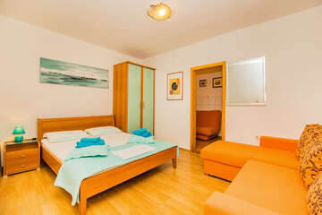 A12 - třetí ložnice s komorou, apartmány Koni, Igrane, Makarská riviéra, Chorvatsko