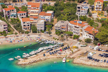 Letovisko Igrane - letecký pohled, Makarská riviéra, Chorvatsko