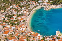 Letovisko Igrane - pláže, letecký pohled, Makarská riviéra, Chorvatsko