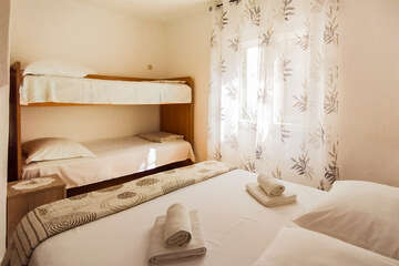 Apartmán Nikša: apartmán A1 pre 4-5 osôb,<br />
prízemie