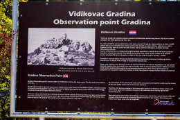 Gradina - informační tabule, Makarská riviéra, Chorvatsko