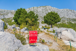 Gradina - pohled na Biokovo, Makarská riviéra, Chorvatsko