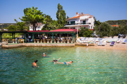 Apartmány Mima - nejbližší písčitooblázková pláž, Stara Novalja, ostrov Pag, Chorvatsko