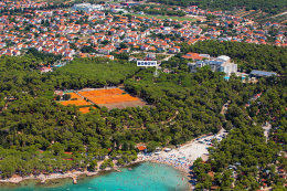 Pláž Soline a tenisové kurty, Biograd na Moru, Chorvatsko