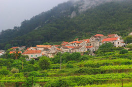 Pitve - kostel Sv. Jakuba, ostrov Hvar, Chorvatsko