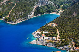 Pokrivenik - letecký pohled, ostrov Hvar, Chorvatsko