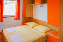 I-1, apartmány Nikola, Gradac,Chorvatsko