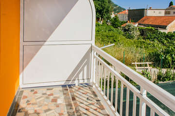 I-3a, apartmány Nikola, Gradac,Chorvatsko