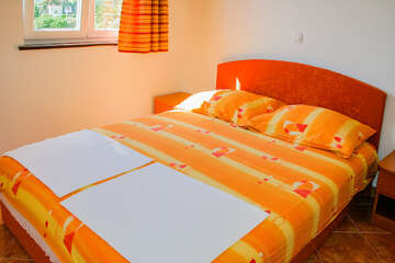 P-2B, apartmány Nikola, Gradac,Chorvatsko