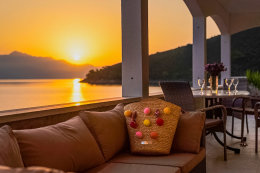 Apartmány Petar - východ slunce na terase, severní zátoky ostrova Hvaru, Chorvatsko