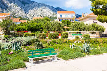 Apartmány Vanesa - pohled na dům z pobřežní promenády, Orebić, poloostrov Pelješac, Chorvatsko