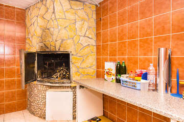 Apartmány Vanesa - společná kuchyňka s grilem, Orebić, poloostrov Pelješac, Chorvatsko