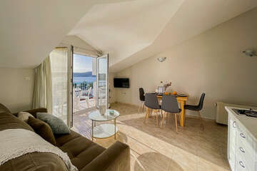 Apartmán typu VMB pro 3–4 osoby, s balkónem s výhledem na moře, Milna, ostrov Brač, Chorvatsko