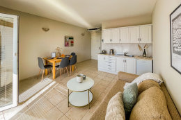 Apartmán typu VB pro 3–4 osoby, s výhledem na bazén, Milna, ostrov Brač, Chorvatsko