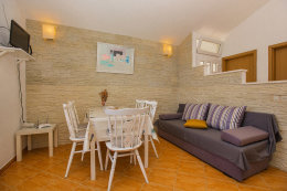 A2 - Apartmány Maslina, severní zátoky - ostrov Hvar, Chorvatsko