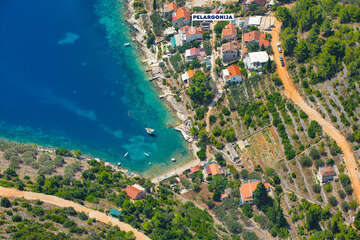 Mikulina Luka - letecký pohled, Vela Luka, ostrov Korčula, Chorvatsko