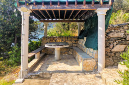 Apartmány Pelargonija - altánek a sprcha u domu, Mikulina Luka, Korčula, Chorvatsko