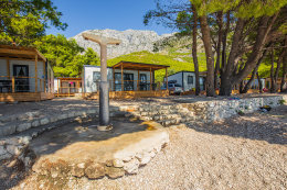 Mobilhome Blato typ "A" - U pláže 1. řada a typ "C" - U pláže 2. řada, Živogošće - Blato, Makarská riviéra, Chorvatsko