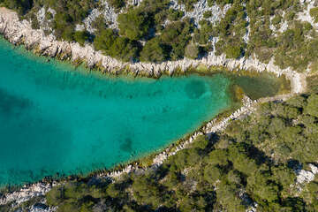 Robinzonský domek Bunja - kamenitá pláž 150 m od domu, Tkon, ostrov Pašman, Chorvatsko